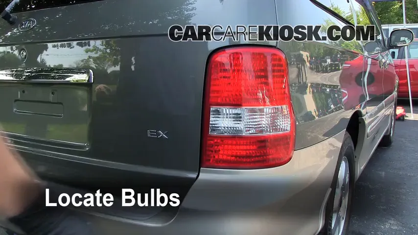 2003 Kia Sedona EX 3.5L V6 Lights Tail Light (replace bulb)